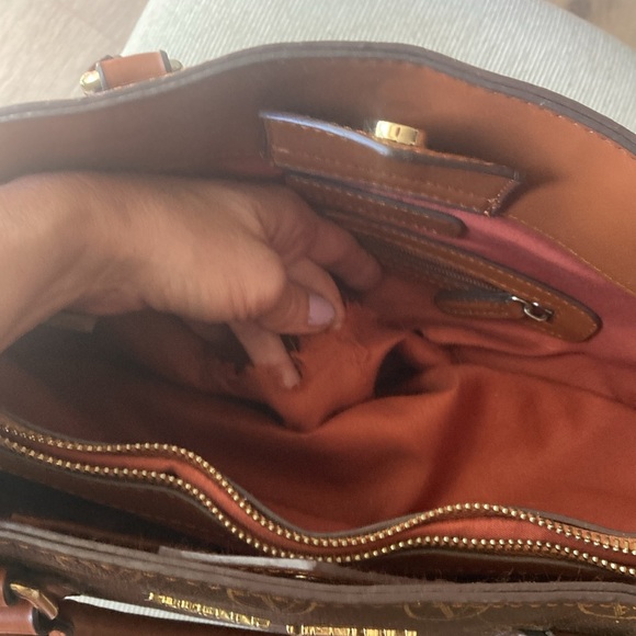 Adrienne vittadini large brown & gold handbag purse in great shape - Picture 9 of 16